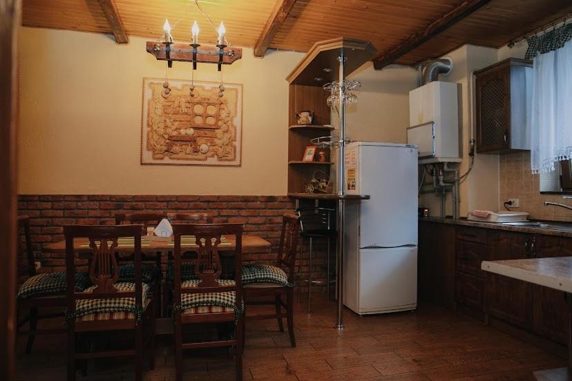 Villa Dereviy Jaremče Esterno foto