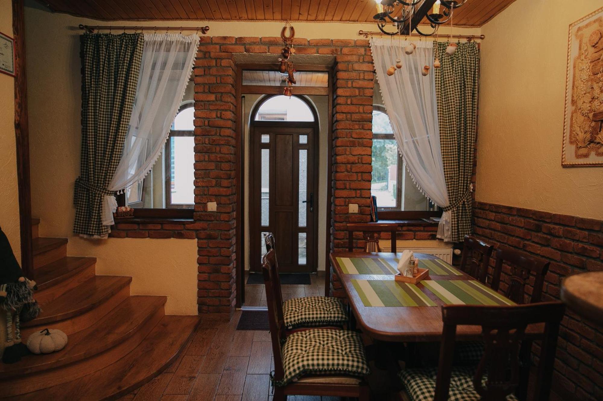 Villa Dereviy Jaremče Esterno foto